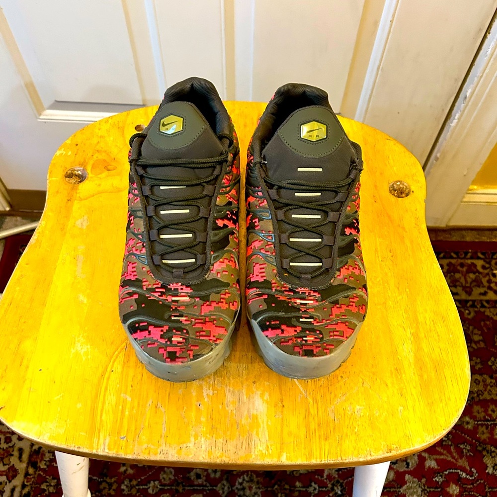 Mens Nike Air Max Plus TN Digi Camo Olive Green Size 10.5